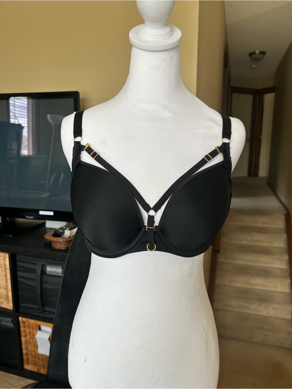 Temptress Black Molded Underwire T Shirt Bra Gold Accents